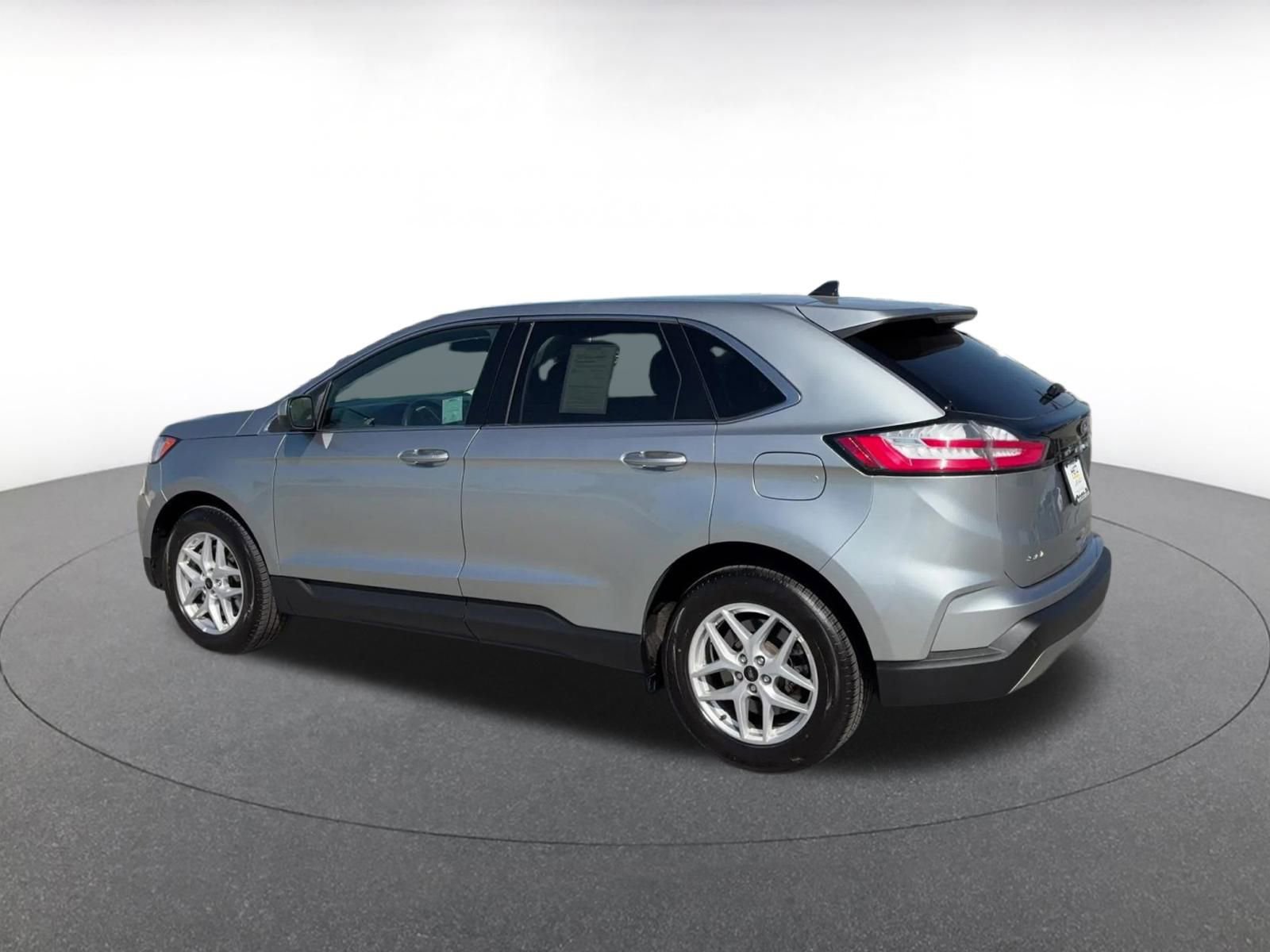 Image 10 of 2024 Ford Edge SUV