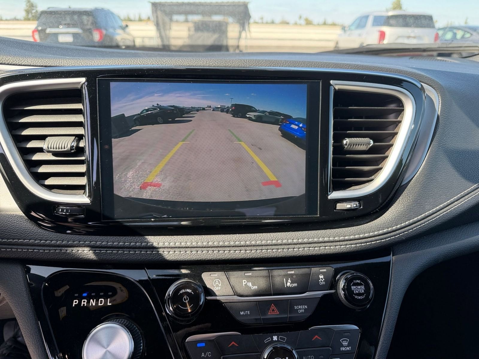 Thumbnail: 2025 Chrysler Pacifica - 27