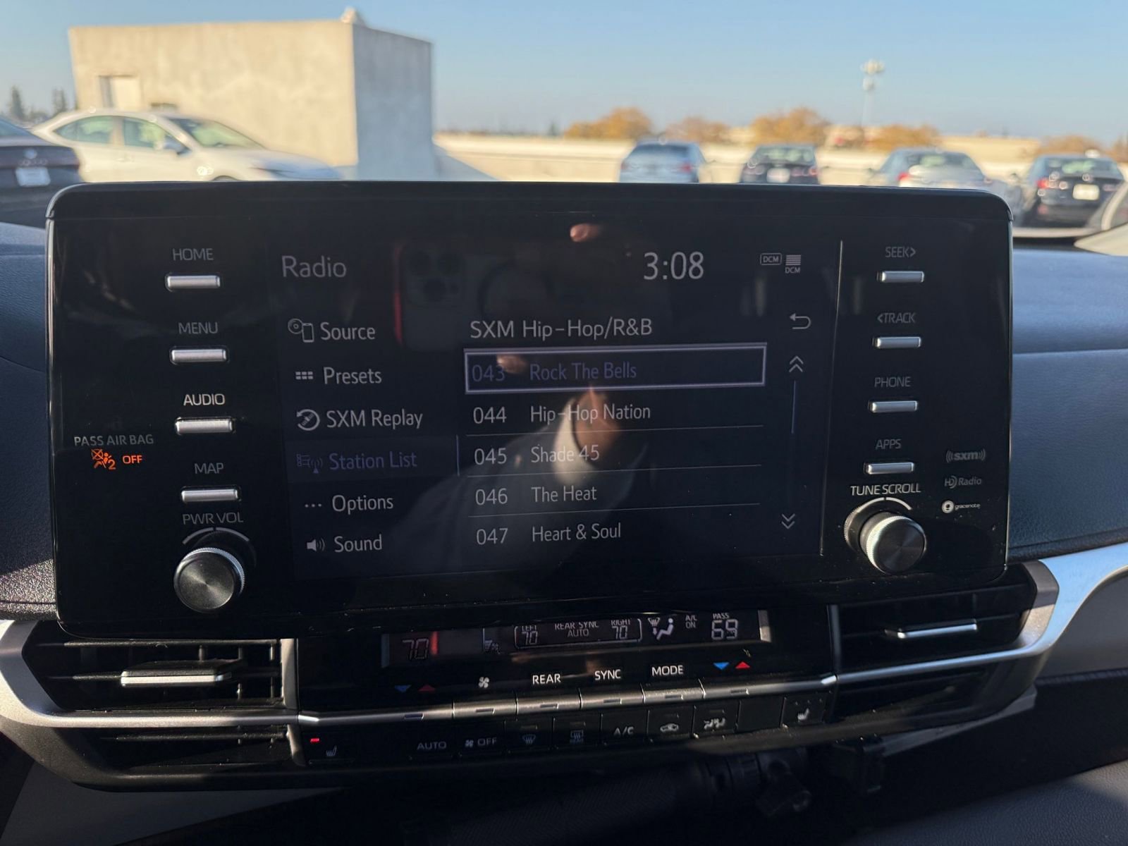 Thumbnail: 2024 Toyota Sienna - 21