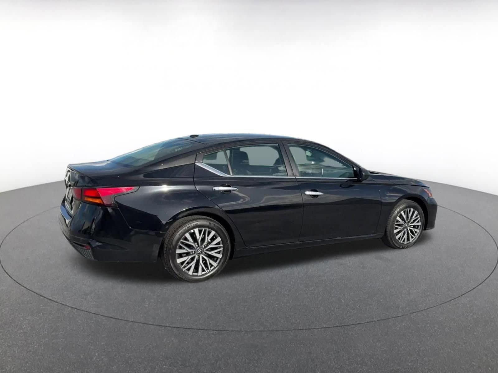 Thumbnail: 2025 Nissan Altima - 15