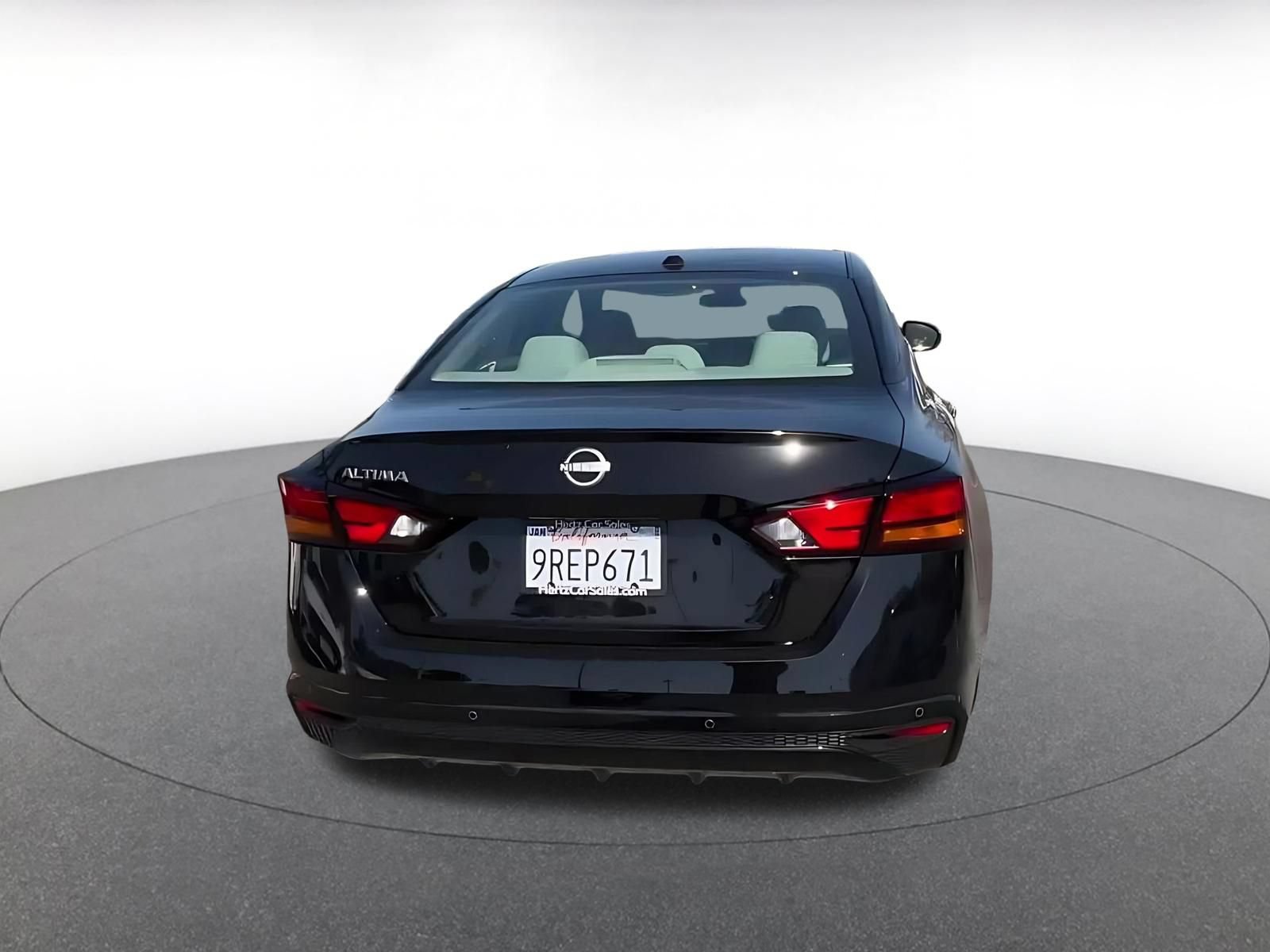 Thumbnail: 2025 Nissan Altima - 10