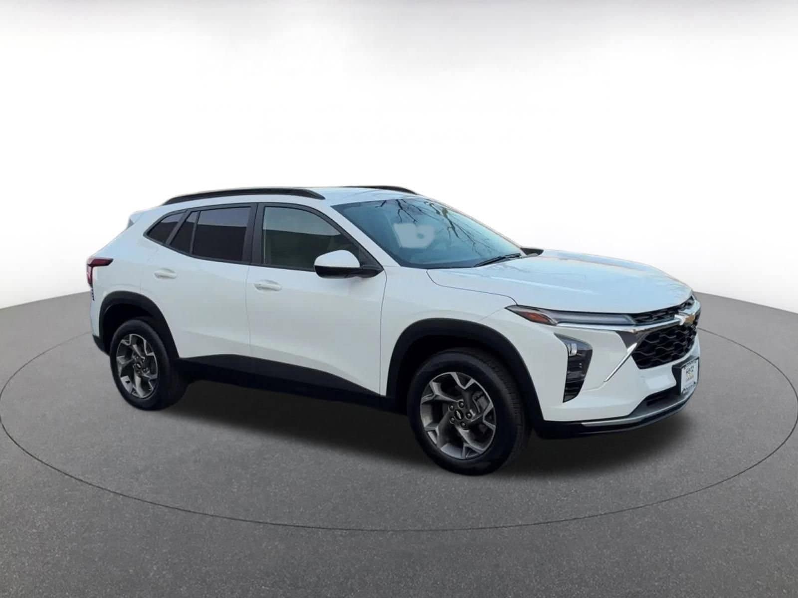 Thumbnail: 2025 Chevrolet Trax - 2