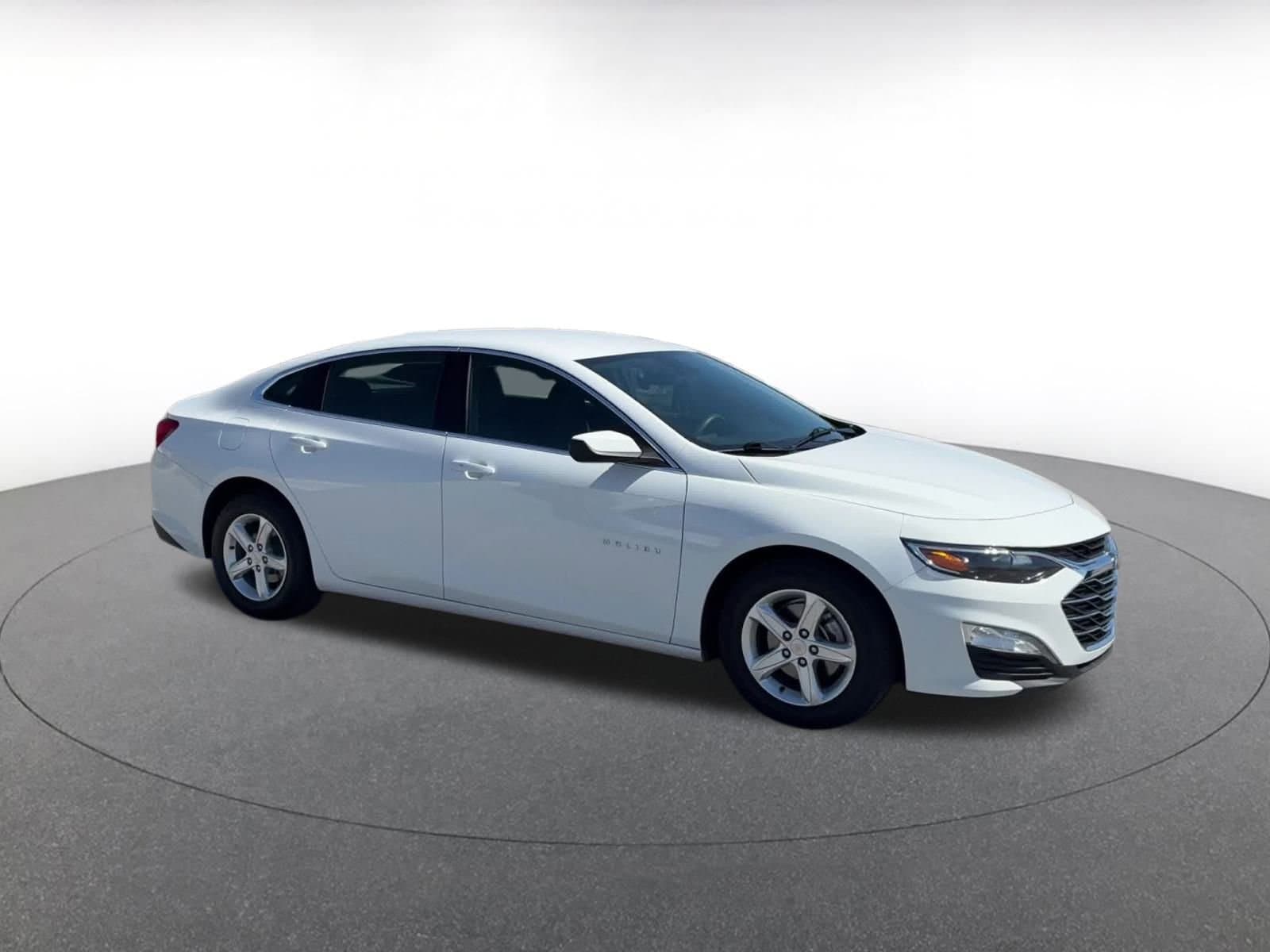 Thumbnail: 2024 Chevrolet Malibu - 2