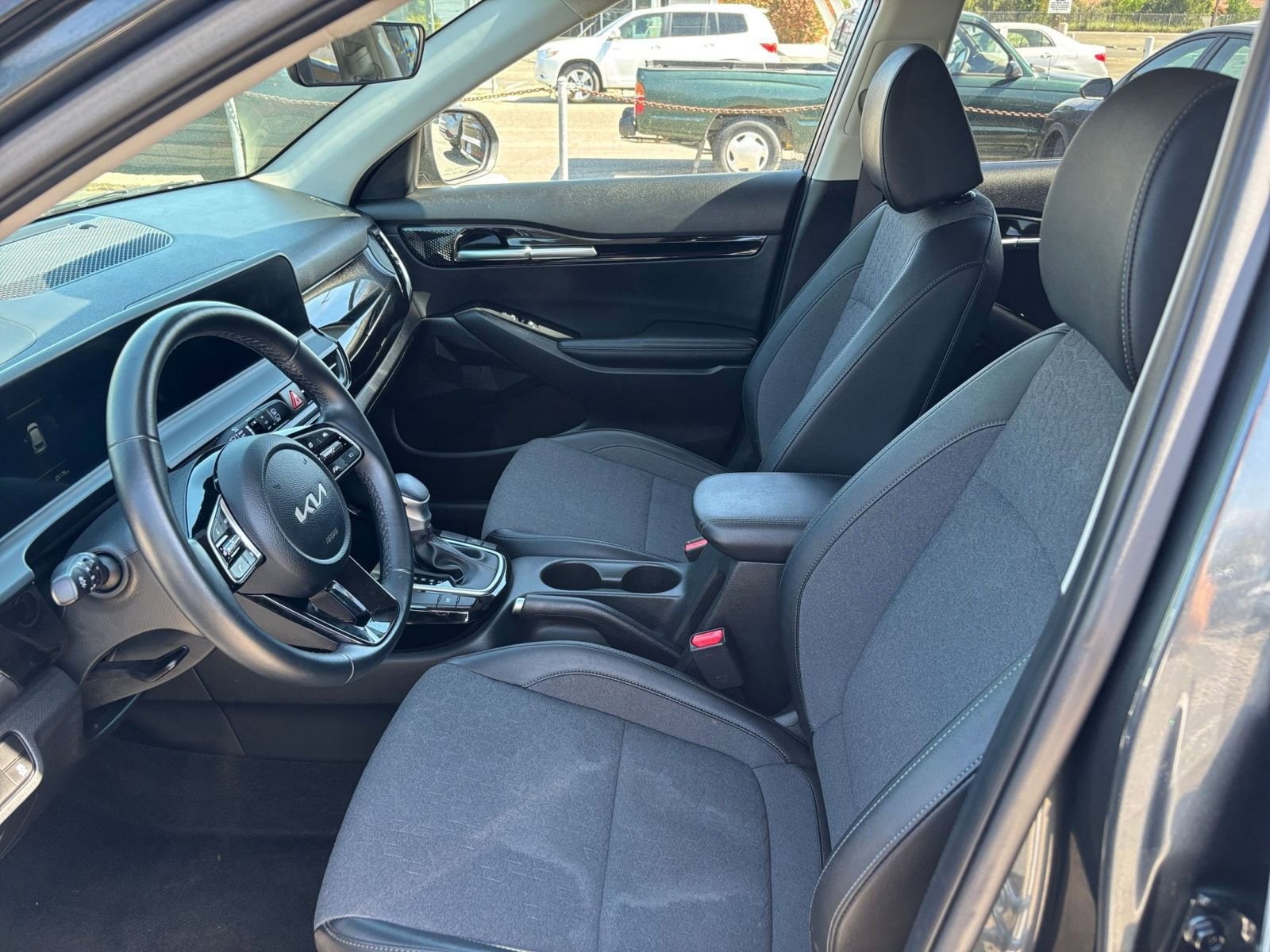 Thumbnail: 2025 Kia Seltos - 28