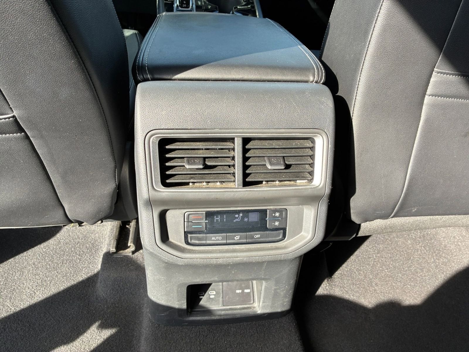 Thumbnail: 2024 Volkswagen Atlas - 24