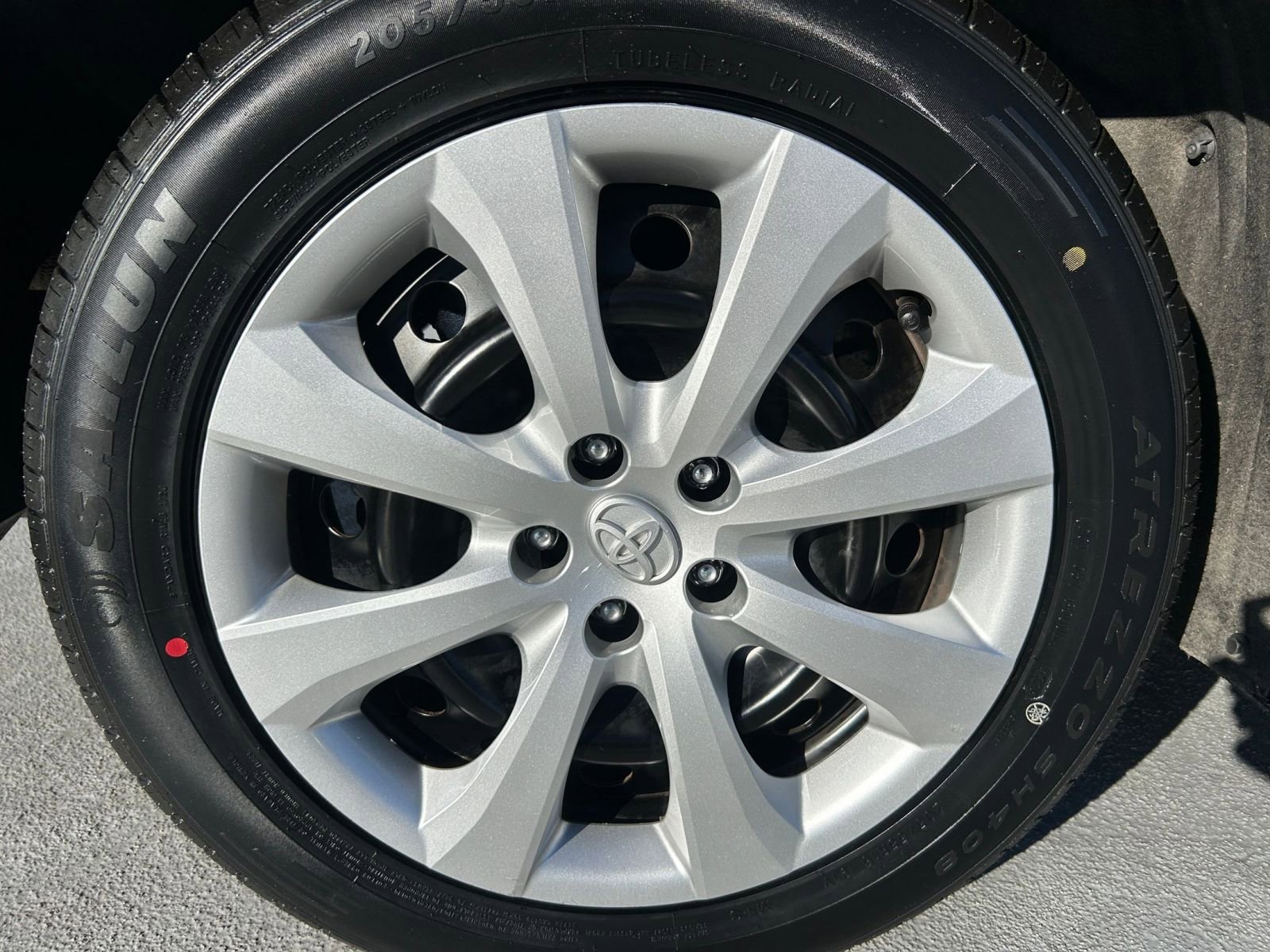 Thumbnail: 2025 Toyota Corolla - 28