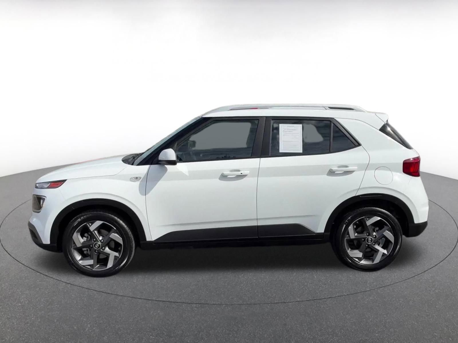 Thumbnail: 2025 Hyundai Venue - 9