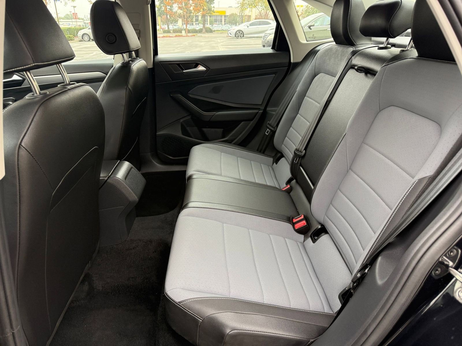 Thumbnail: 2025 Volkswagen Jetta - 24