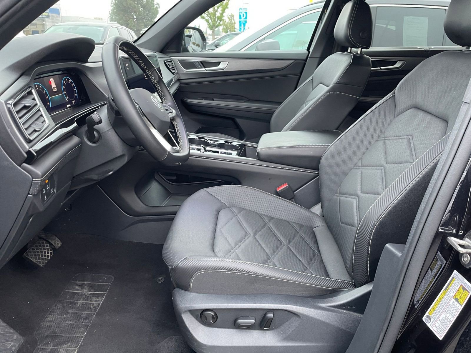 Thumbnail: 2025 Volkswagen Atlas - 28