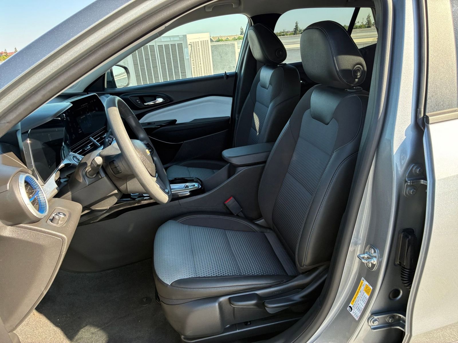 Thumbnail: 2025 Chevrolet Trax - 25