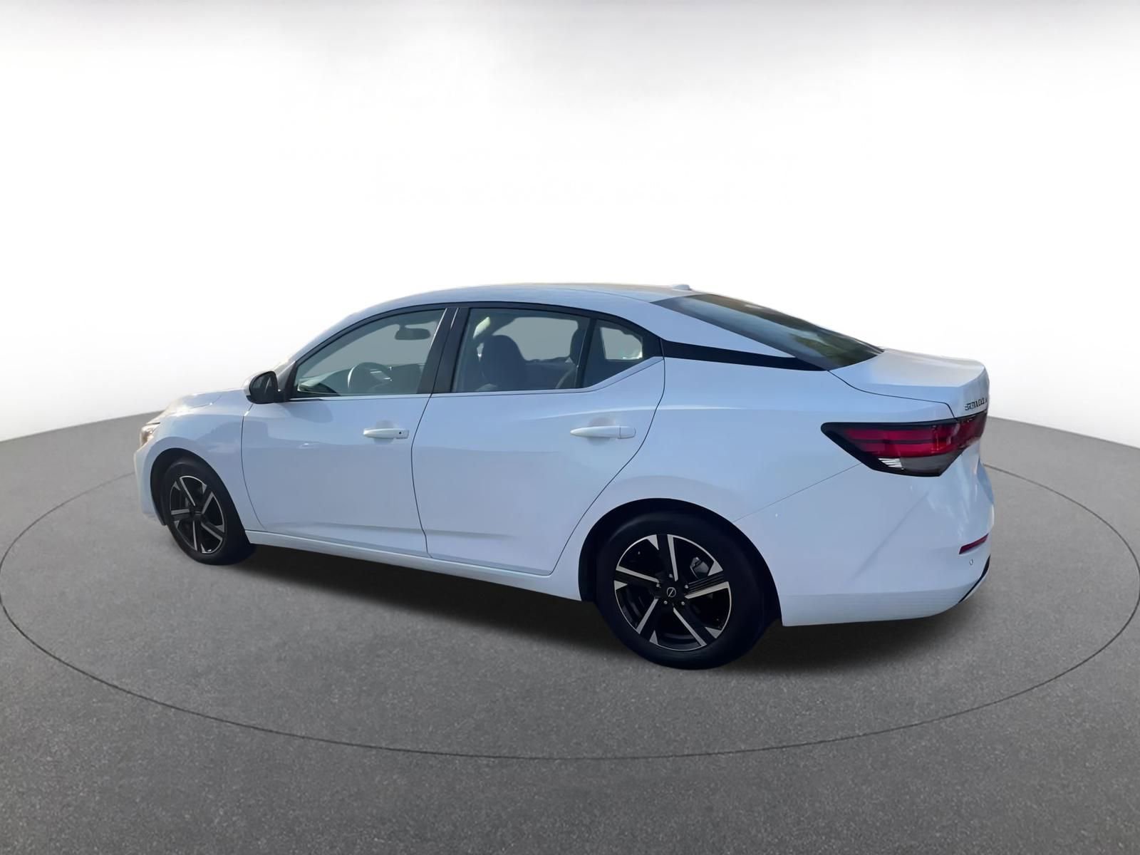 Thumbnail: 2024 Nissan Sentra - 10