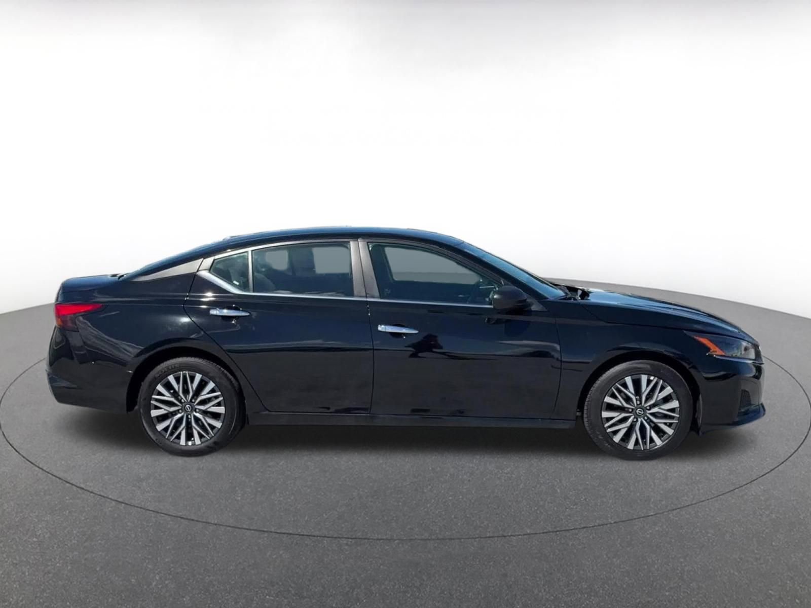 Thumbnail: 2025 Nissan Altima - 16