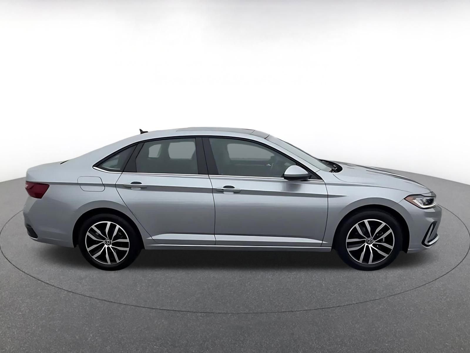 Thumbnail: 2025 Volkswagen Jetta - 15