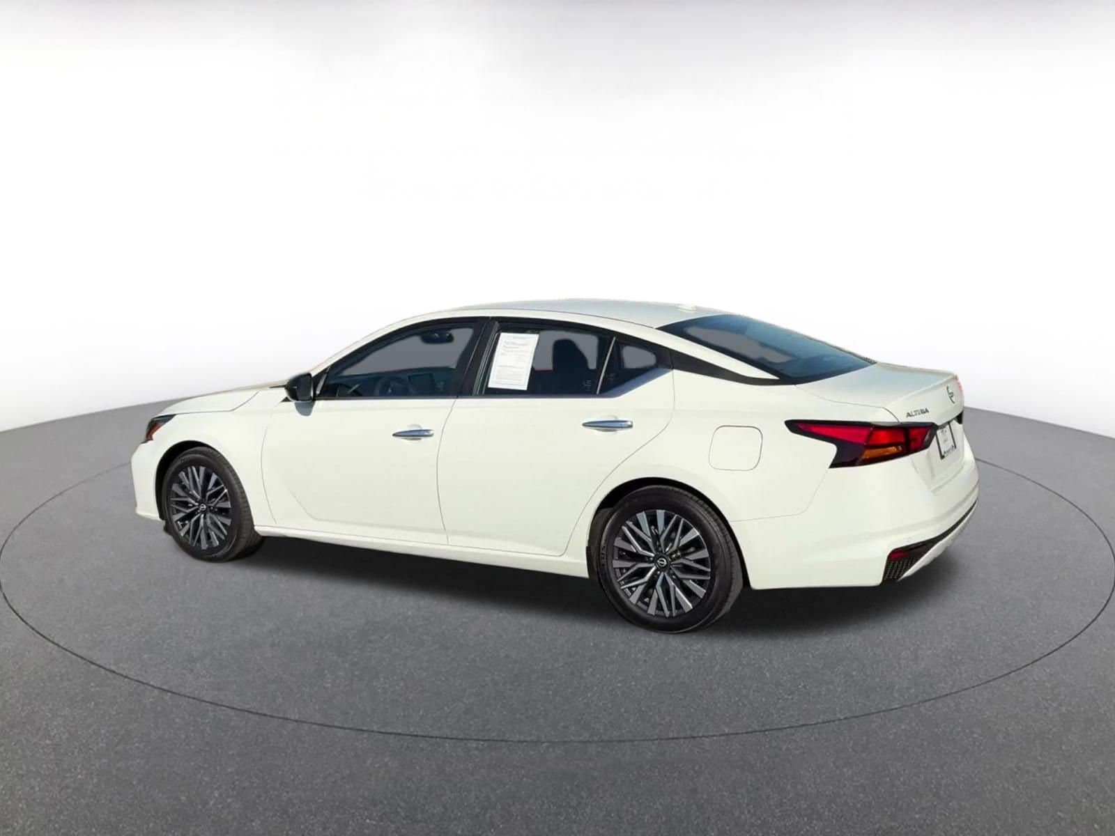 Thumbnail: 2025 Nissan Altima - 10