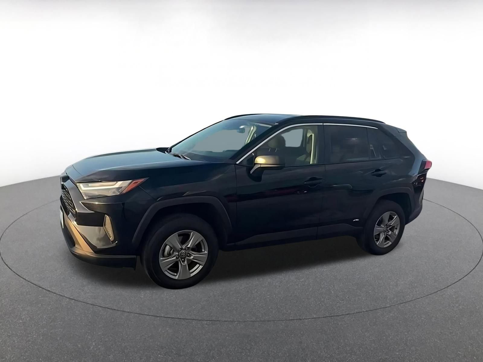 Thumbnail: 2025 Toyota RAV4 - 8