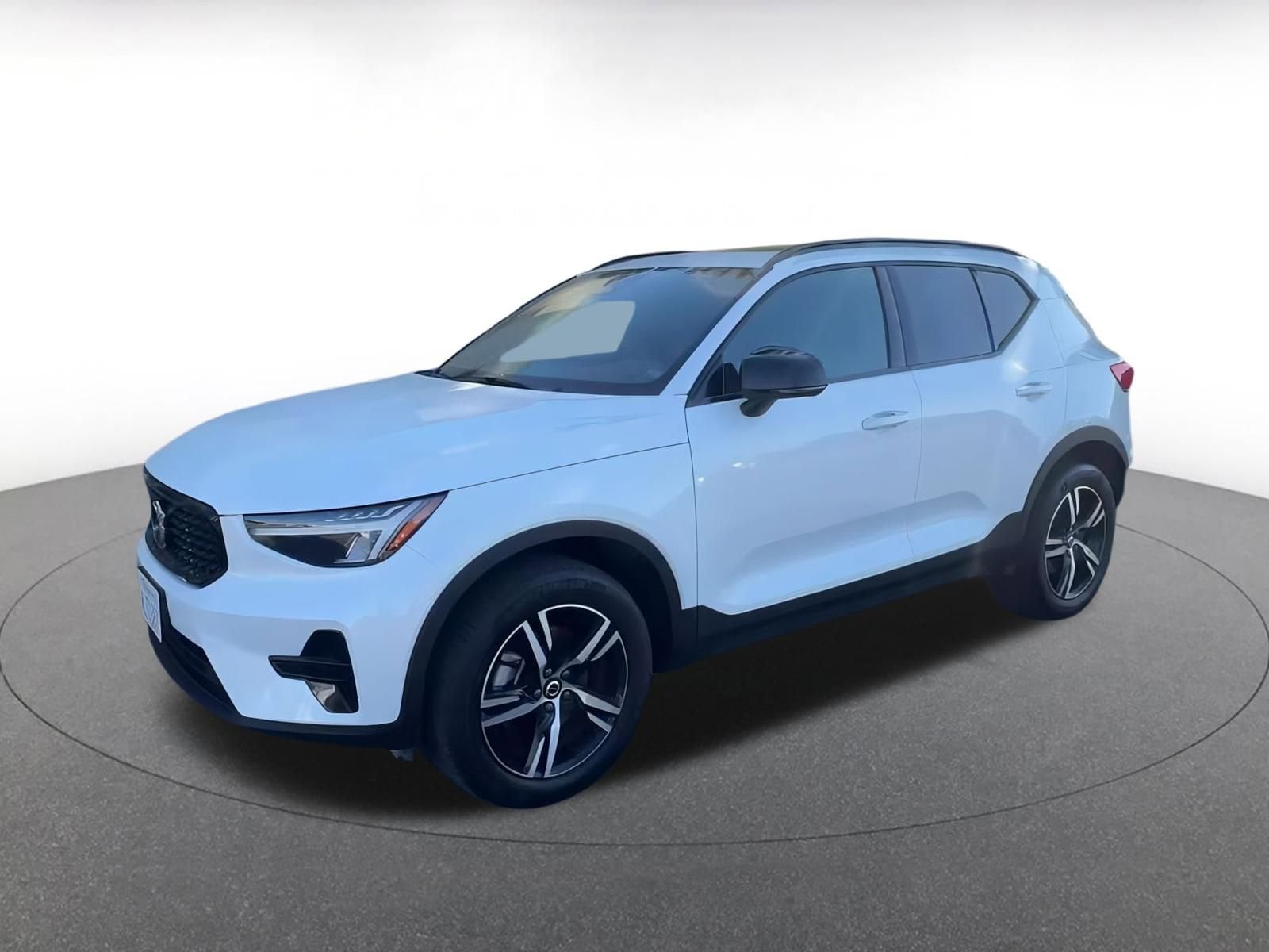Thumbnail: 2024 Volvo XC40 - 8