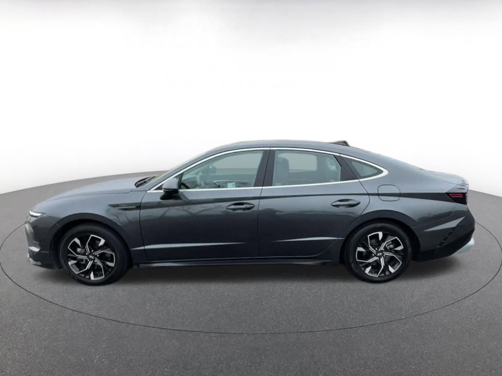 Thumbnail: 2025 Hyundai Sonata - 10