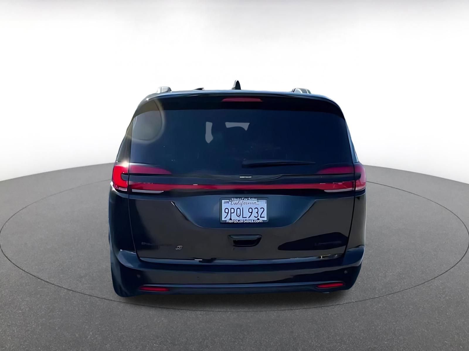 Thumbnail: 2025 Chrysler Pacifica - 12