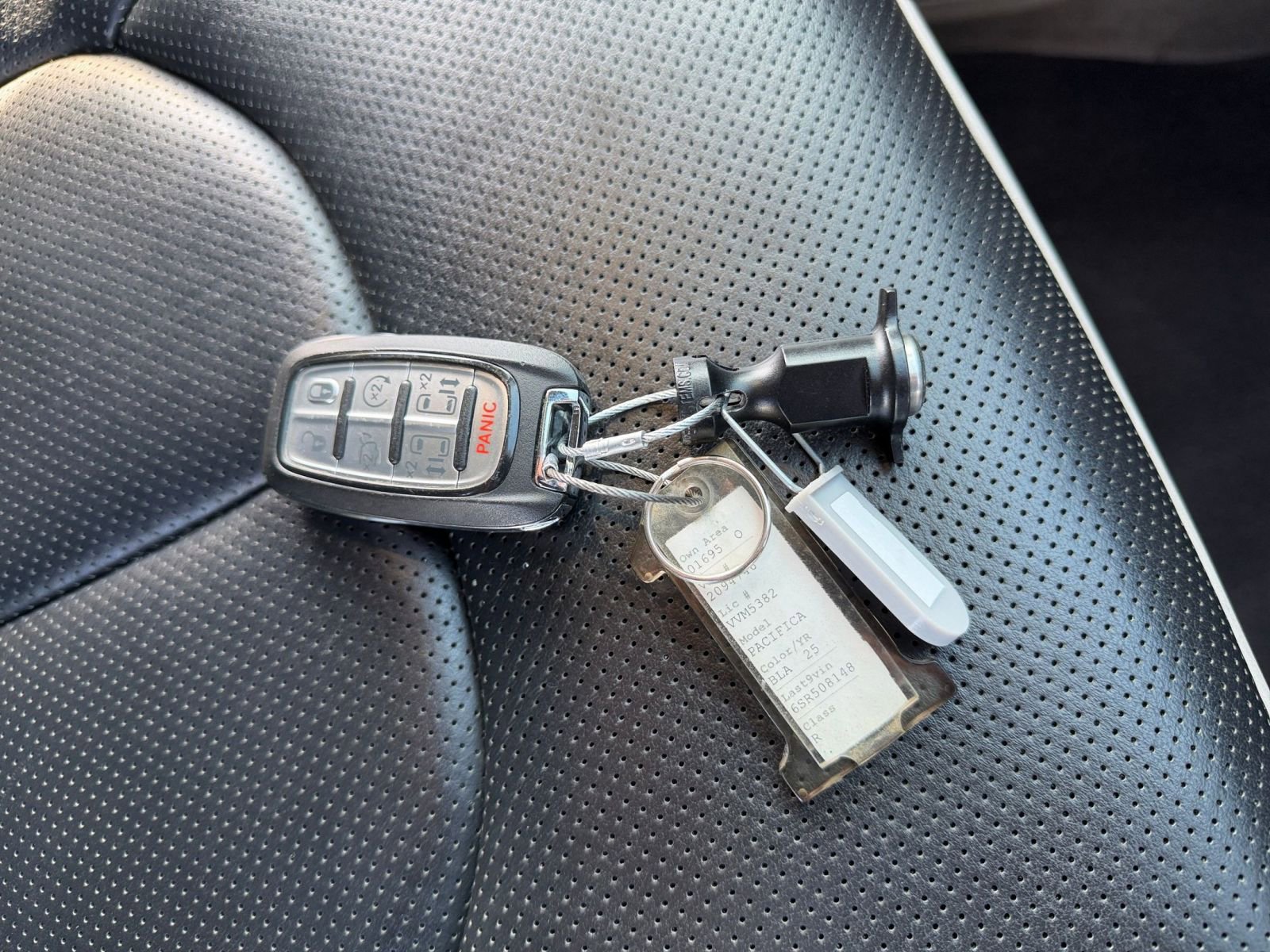 Thumbnail: 2025 Chrysler Pacifica - 22