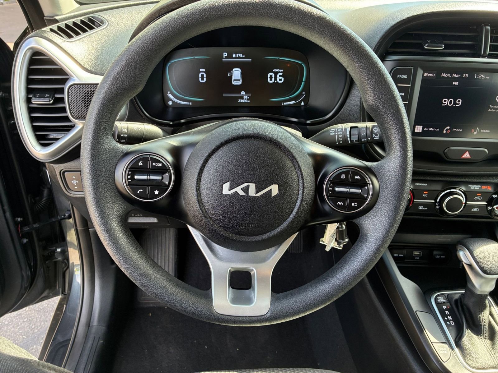 Thumbnail: 2025 Kia Soul - 25
