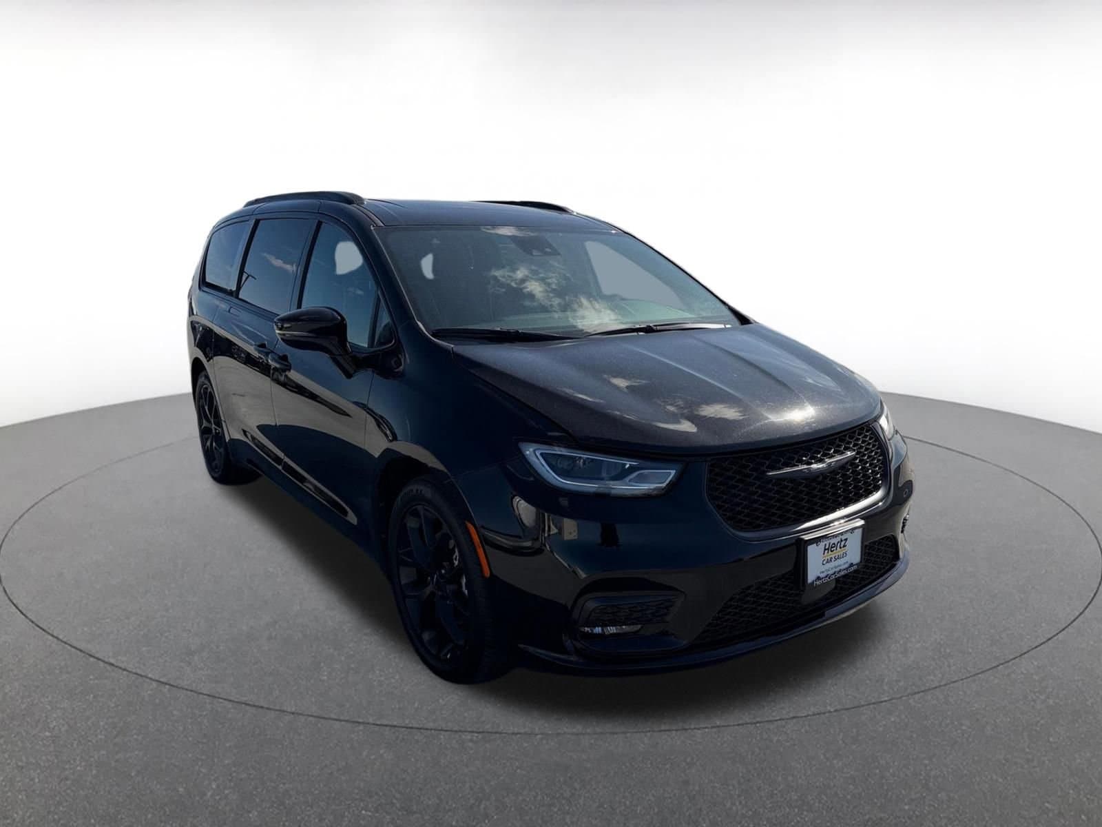 Thumbnail: 2025 Chrysler Pacifica - 1