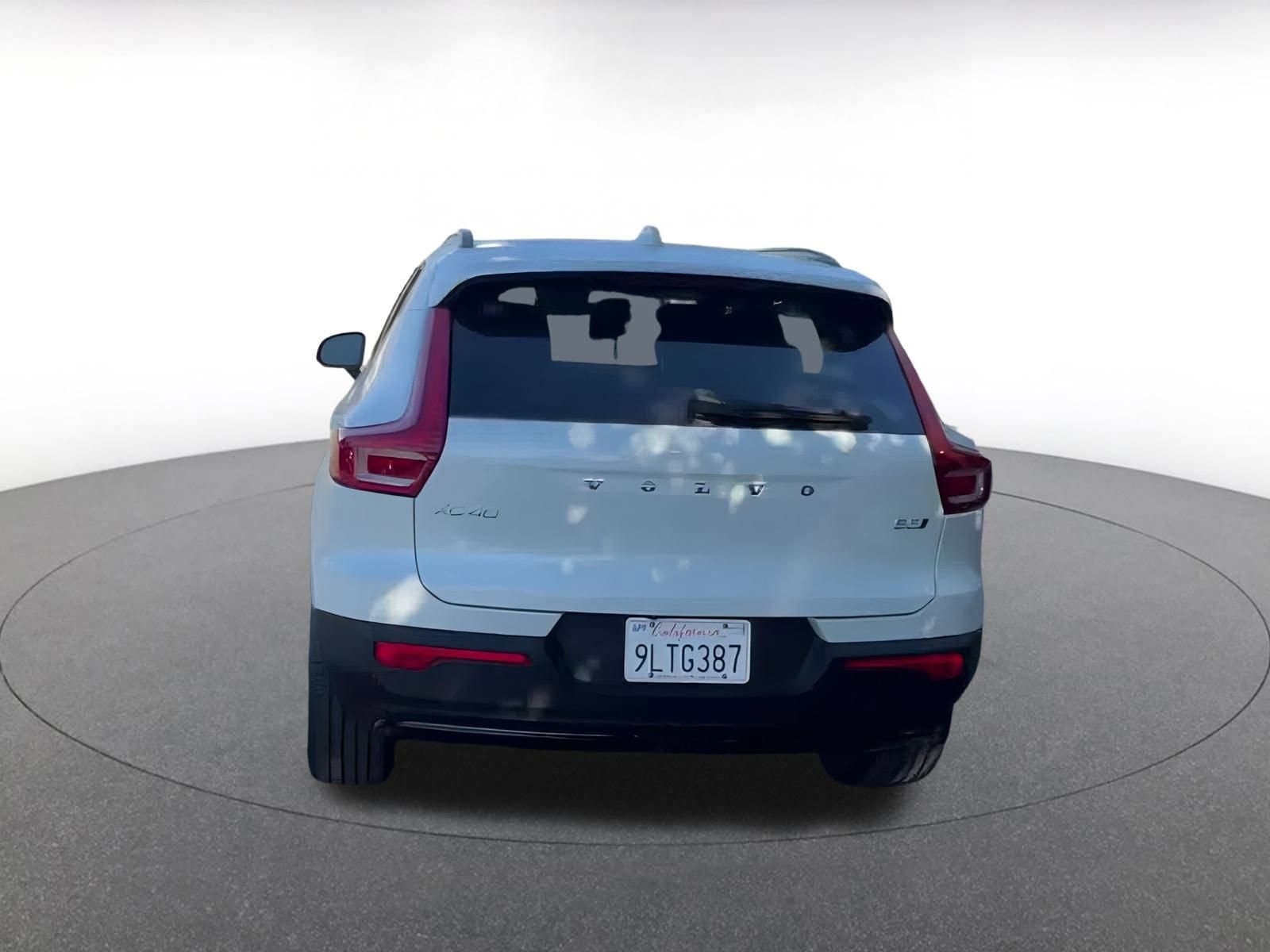 Thumbnail: 2024 Volvo XC40 - 12