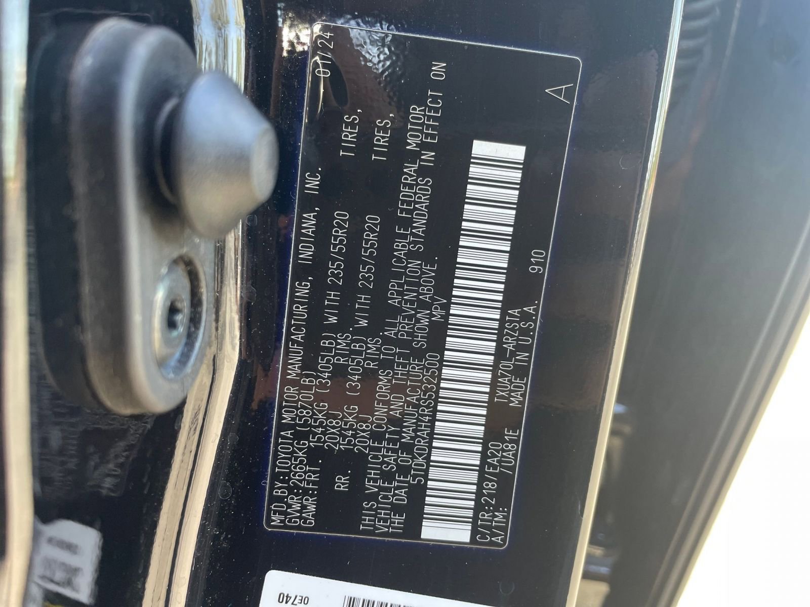 Thumbnail: 2024 Toyota Highlander - 32