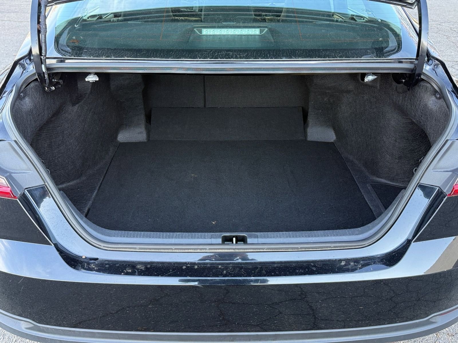 Thumbnail: 2025 Toyota Camry - 31