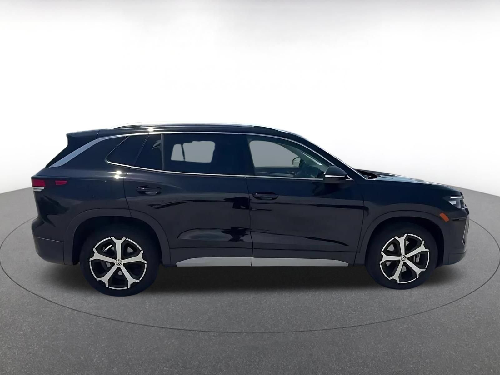 Thumbnail: 2026 Volkswagen Tiguan - 16