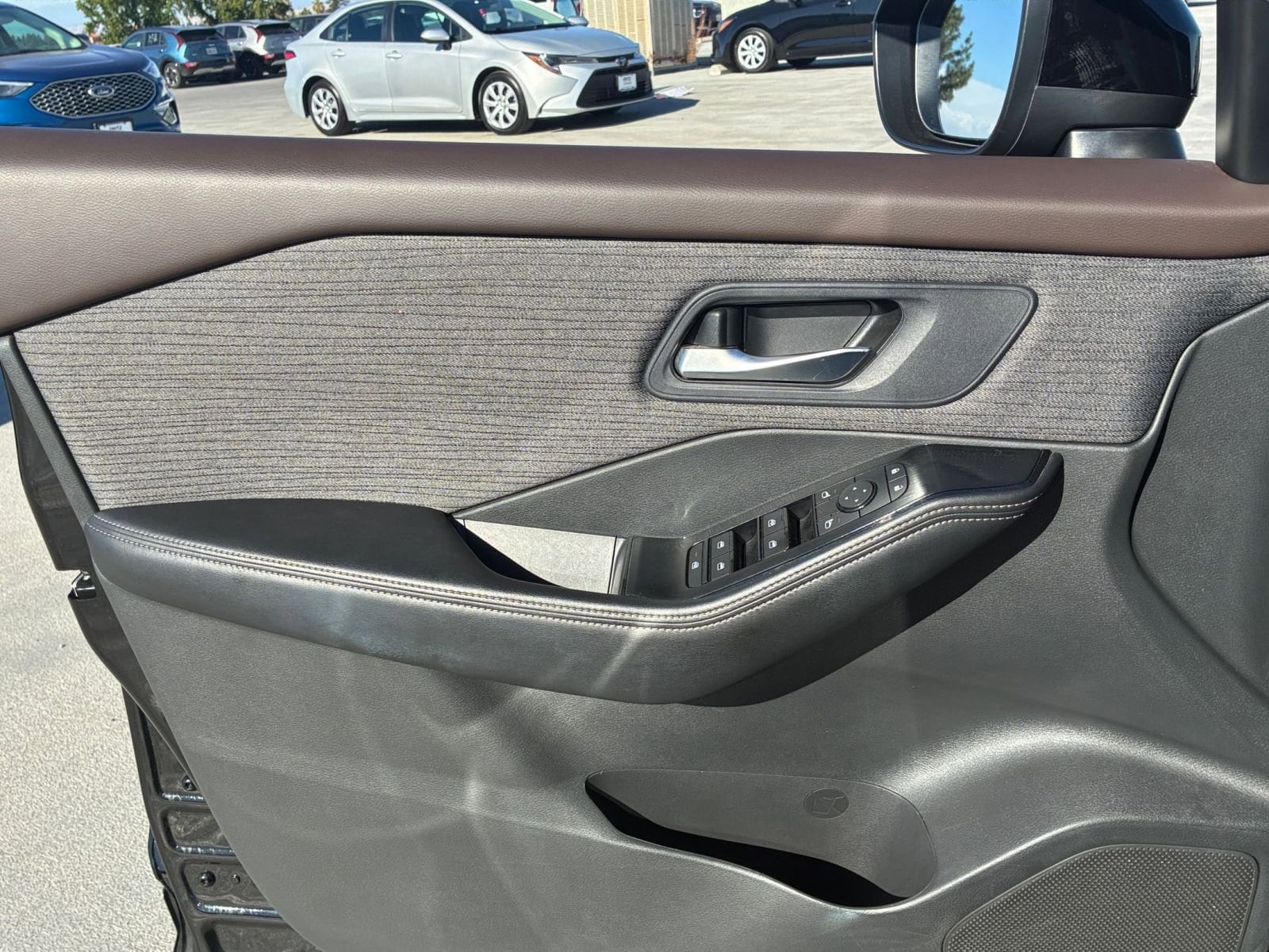 Thumbnail: 2023 Nissan Rogue - 20