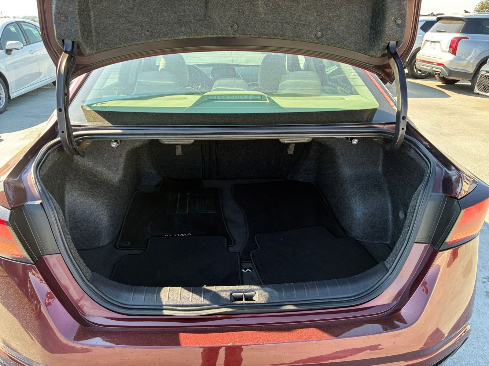 Thumbnail: 2025 Nissan Altima - 31