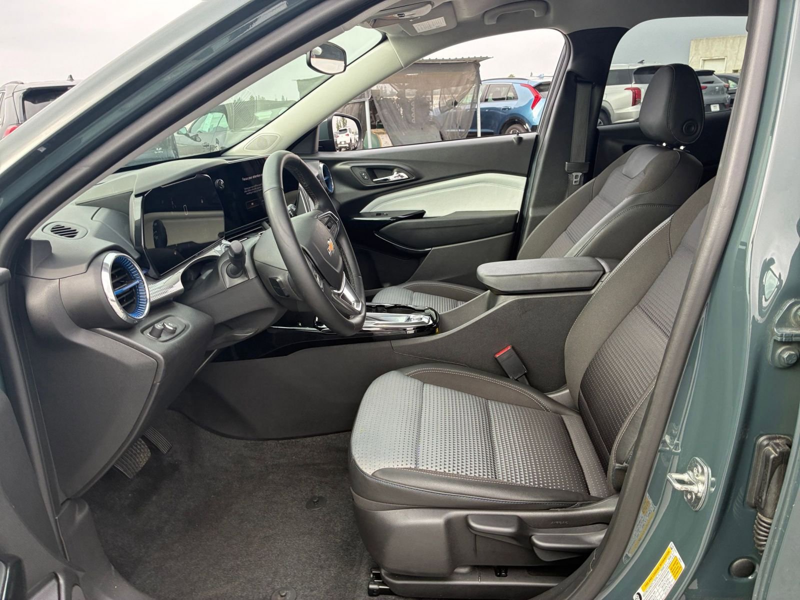 Thumbnail: 2025 Chevrolet Trax - 27