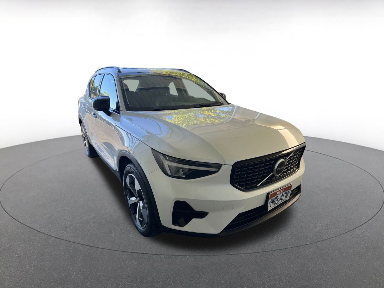 Thumbnail: 2024 Volvo XC40 - 1