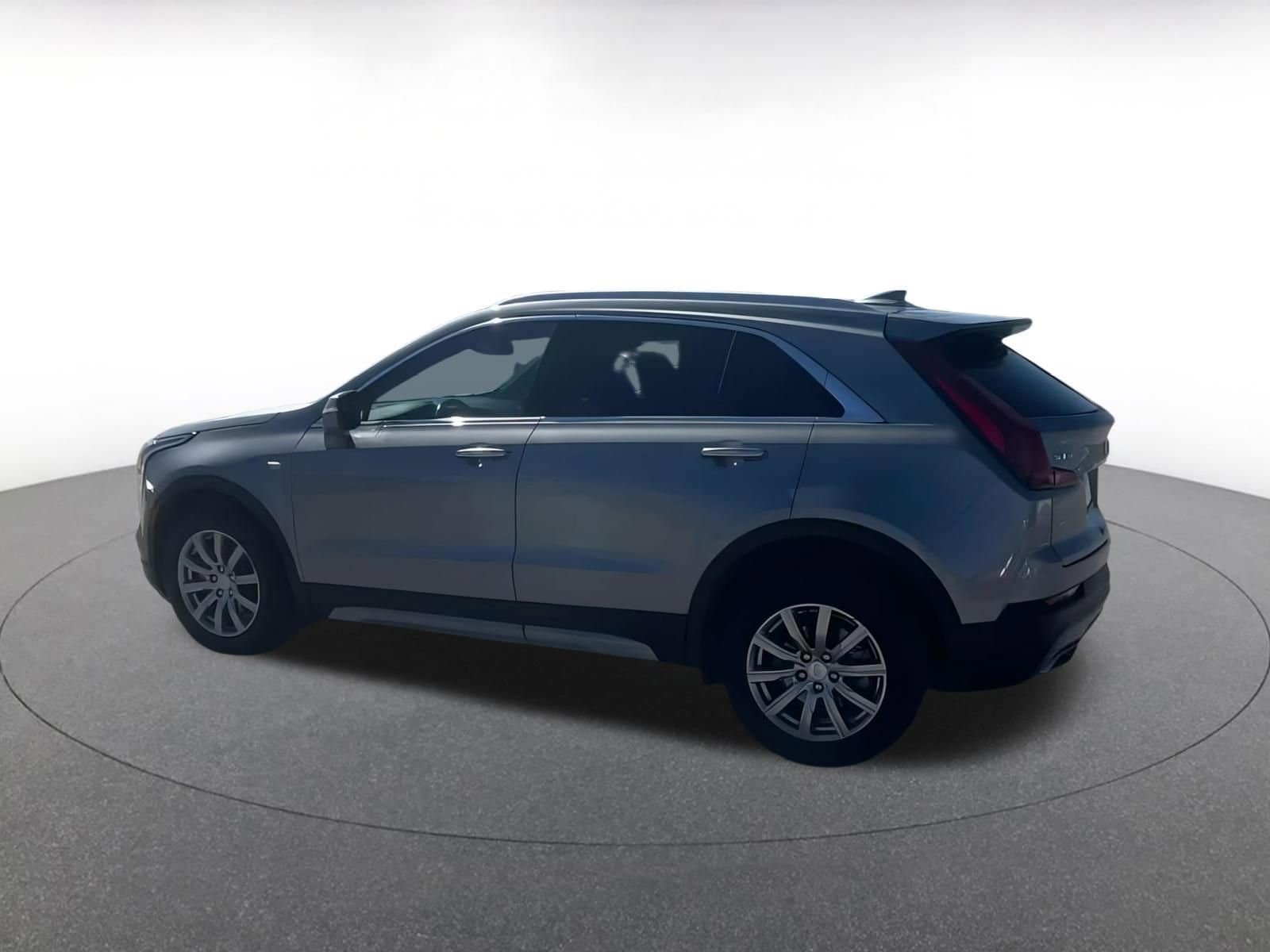 Thumbnail: 2023 Cadillac XT4 - 9