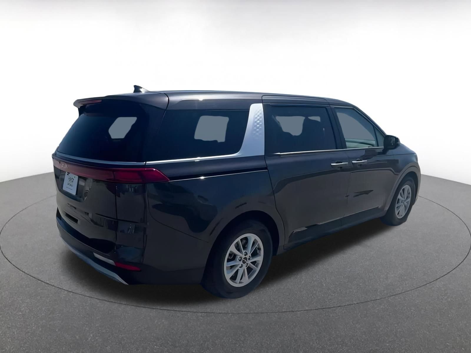 Thumbnail: 2024 Kia Carnival - 12