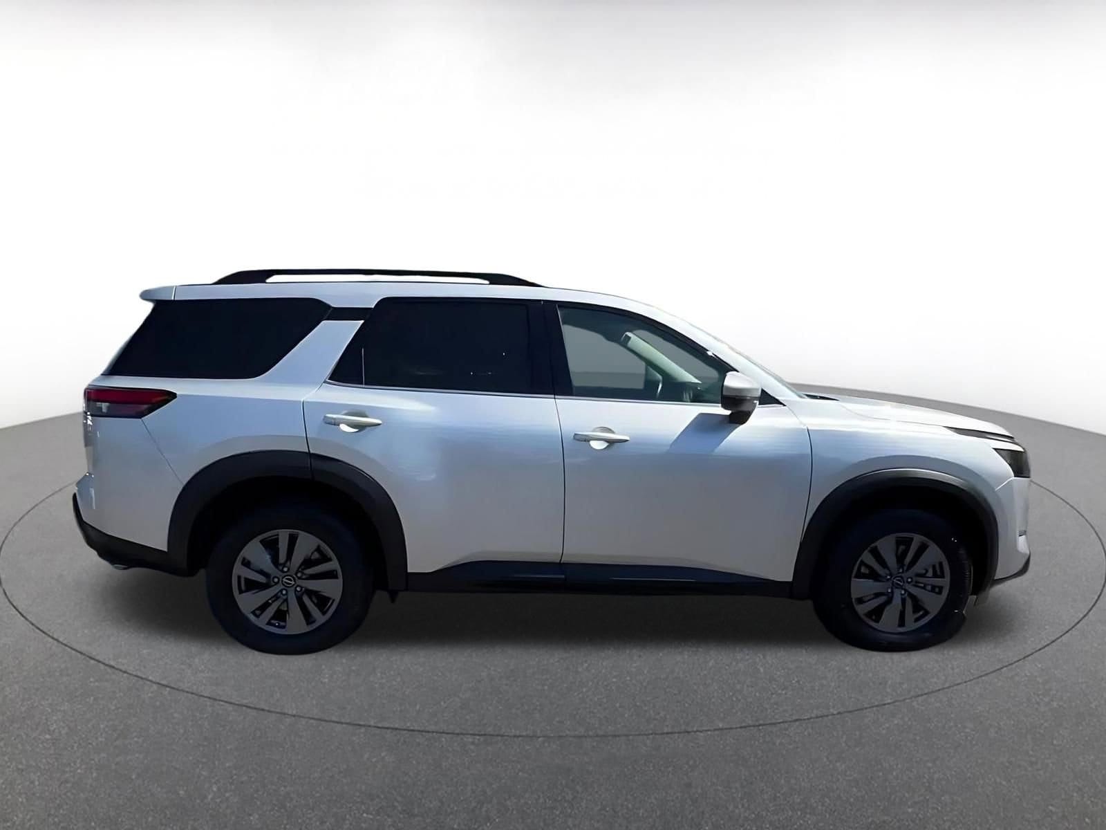 Thumbnail: 2025 Nissan Pathfinder - 16