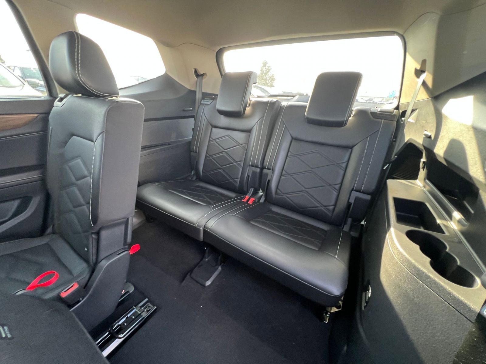 Thumbnail: 2024 Volkswagen Atlas - 31