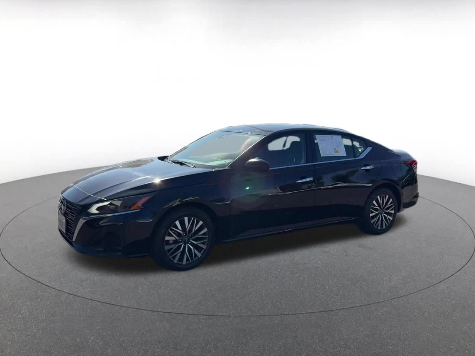 Thumbnail: 2025 Nissan Altima - 8