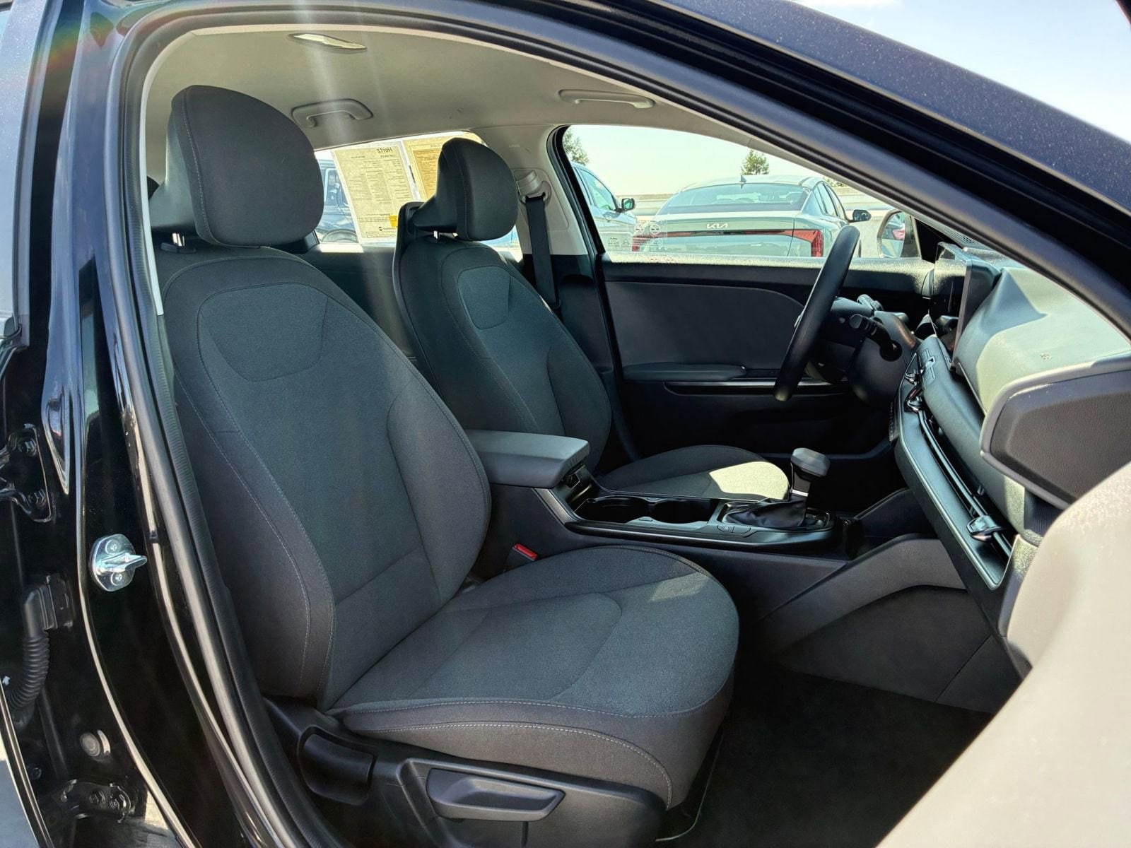 Thumbnail: 2025 Kia K4 - 35