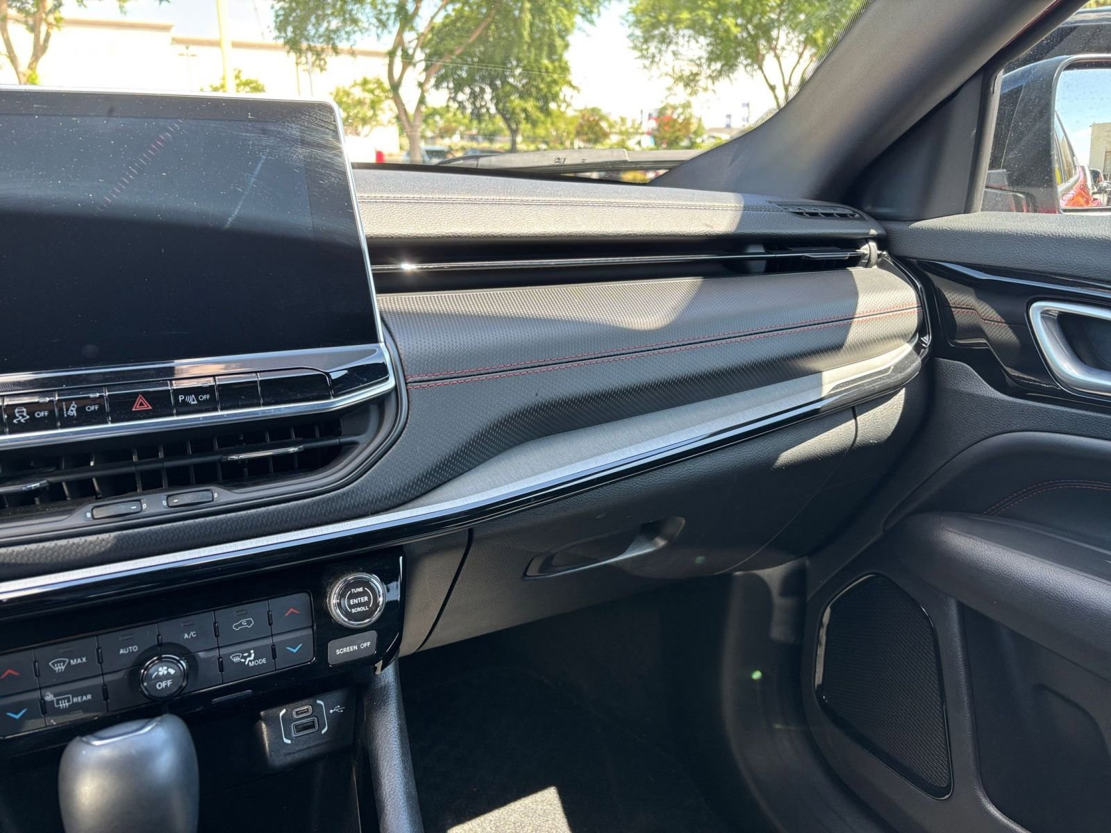 Thumbnail: 2025 Jeep Compass - 34