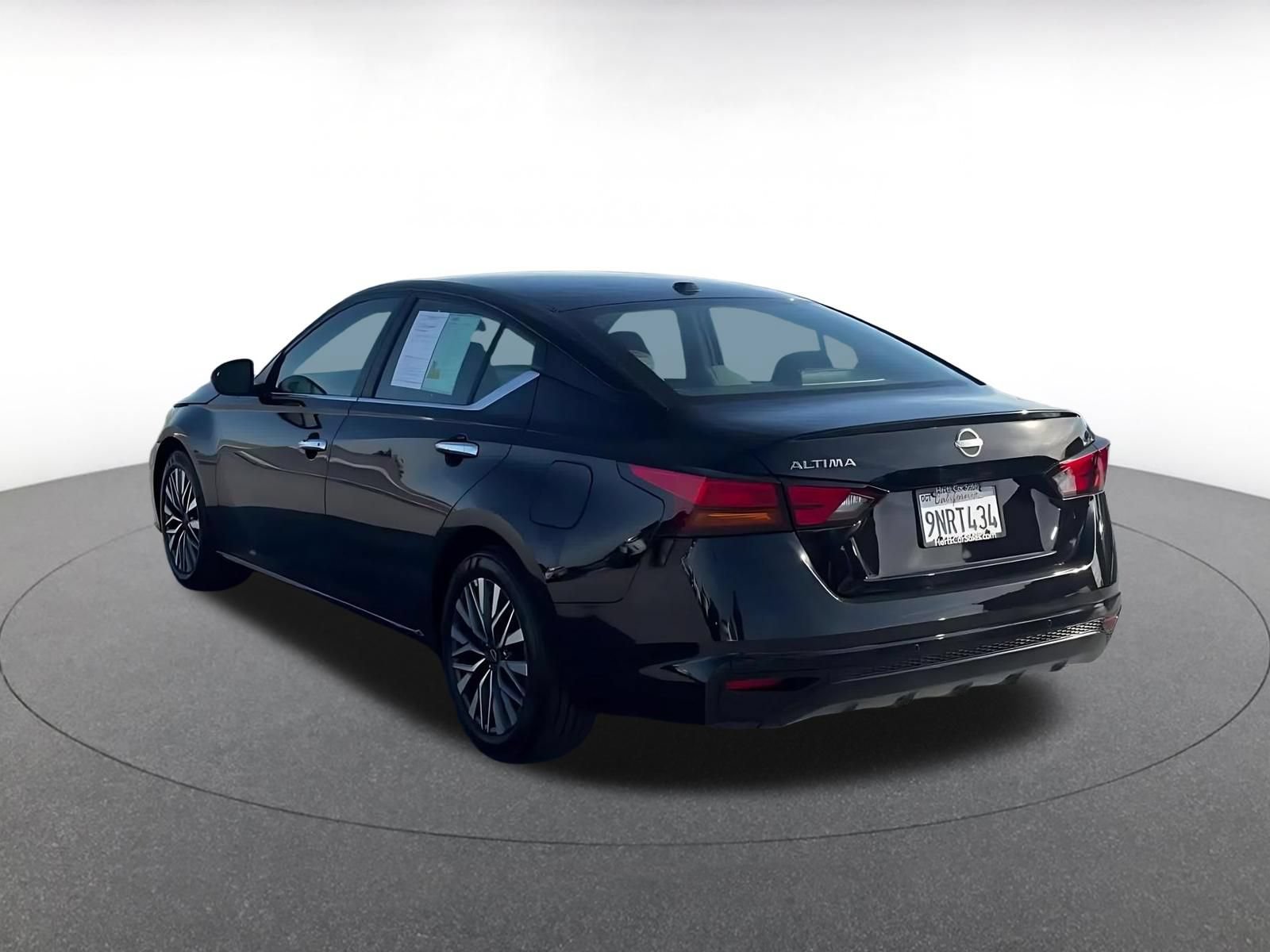 Thumbnail: 2025 Nissan Altima - 9