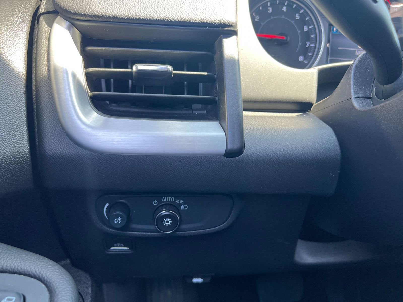 Thumbnail: 2024 GMC Terrain - 33