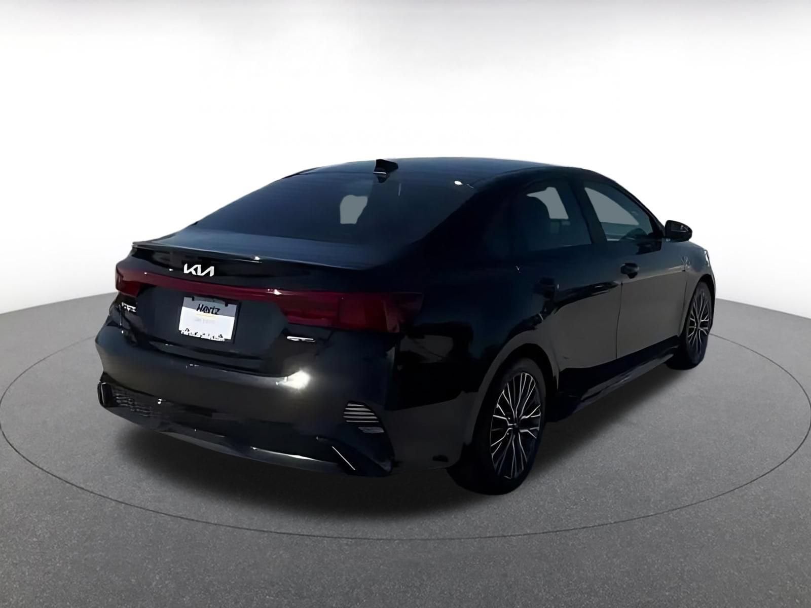Thumbnail: 2023 Kia Forte - 12
