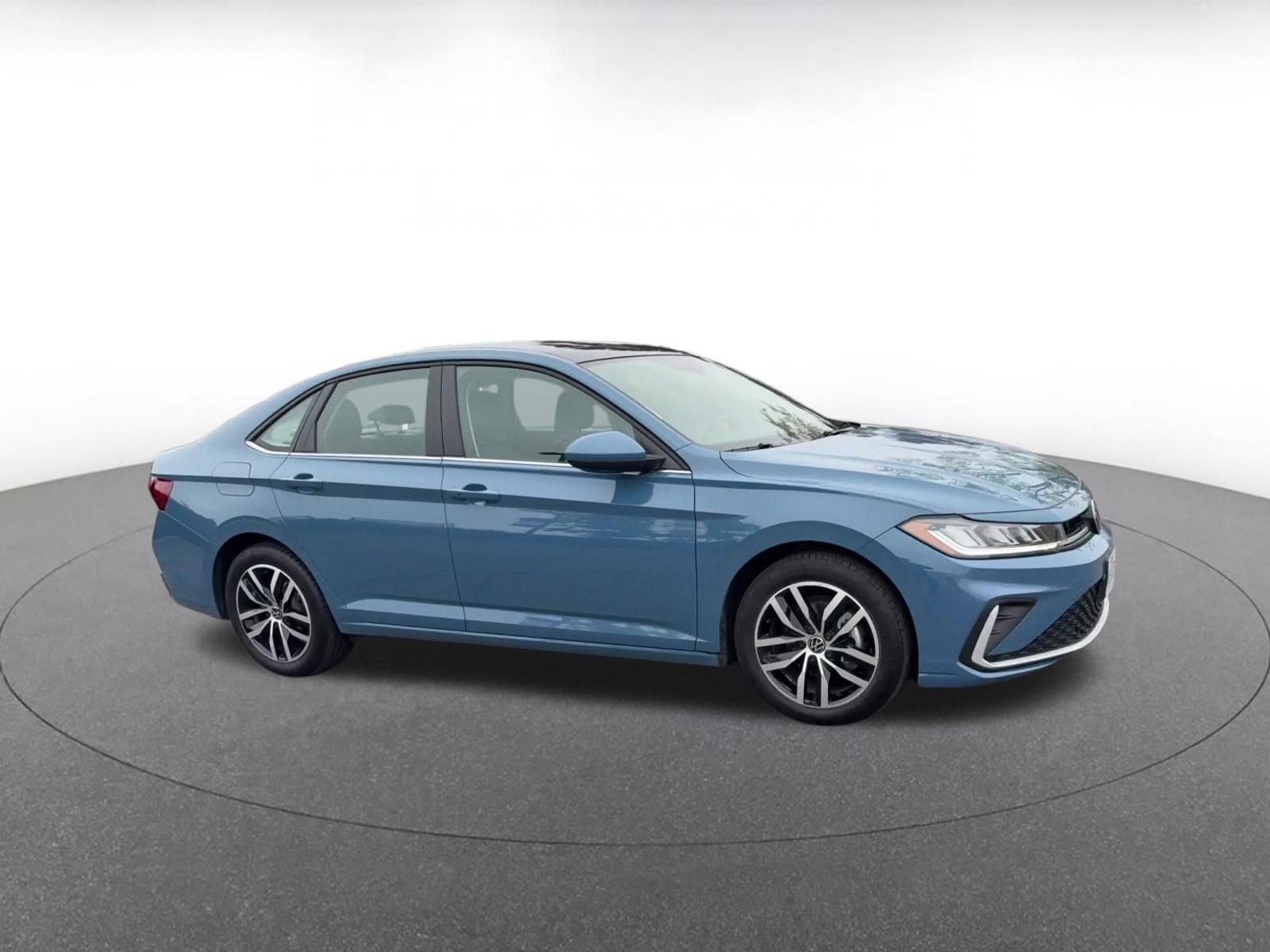 Thumbnail: 2025 Volkswagen Jetta - 2