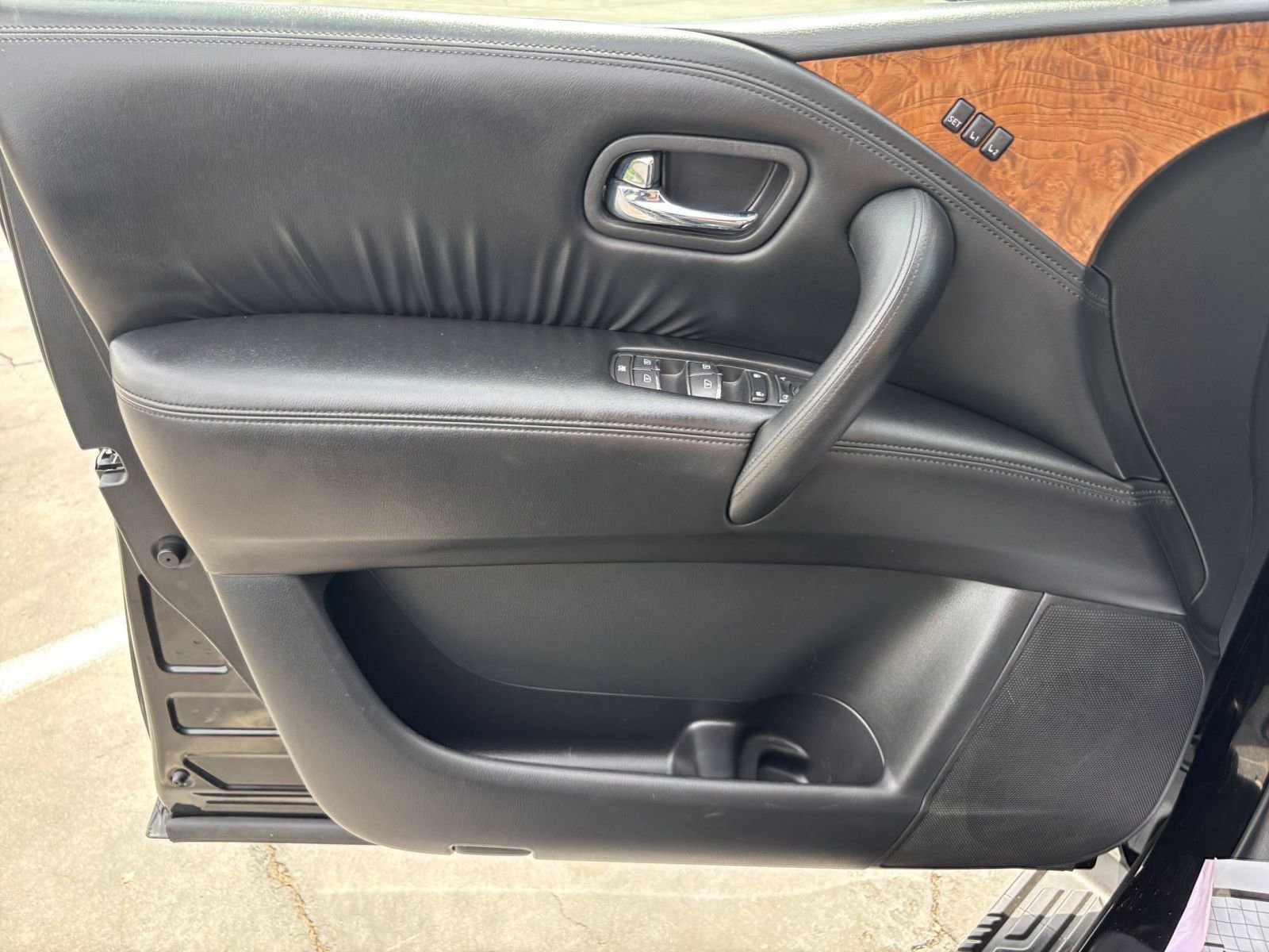 2023 Nissan Armada SL 20