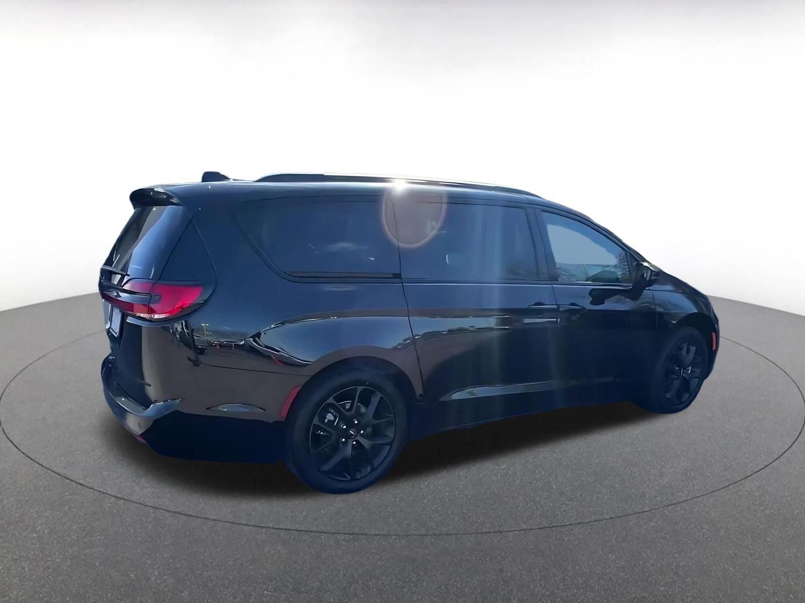 Thumbnail: 2025 Chrysler Pacifica - 14