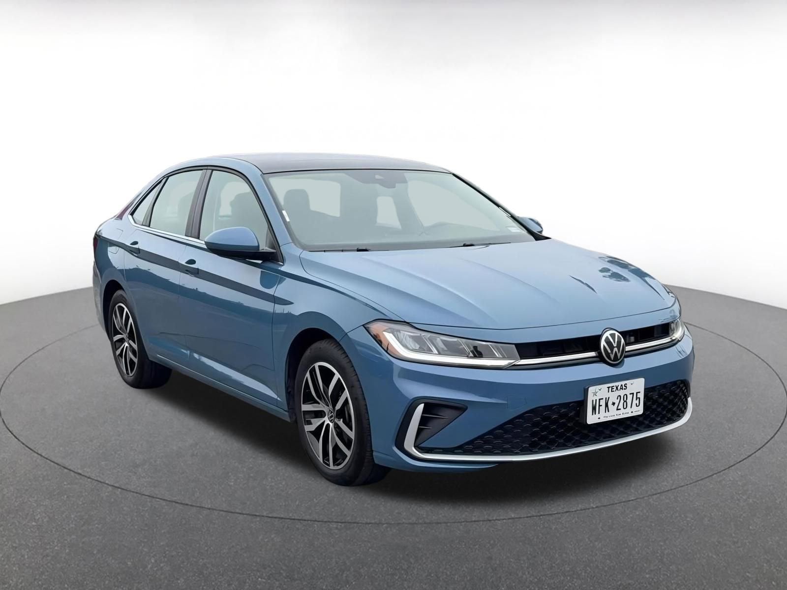 Thumbnail: 2025 Volkswagen Jetta - 3