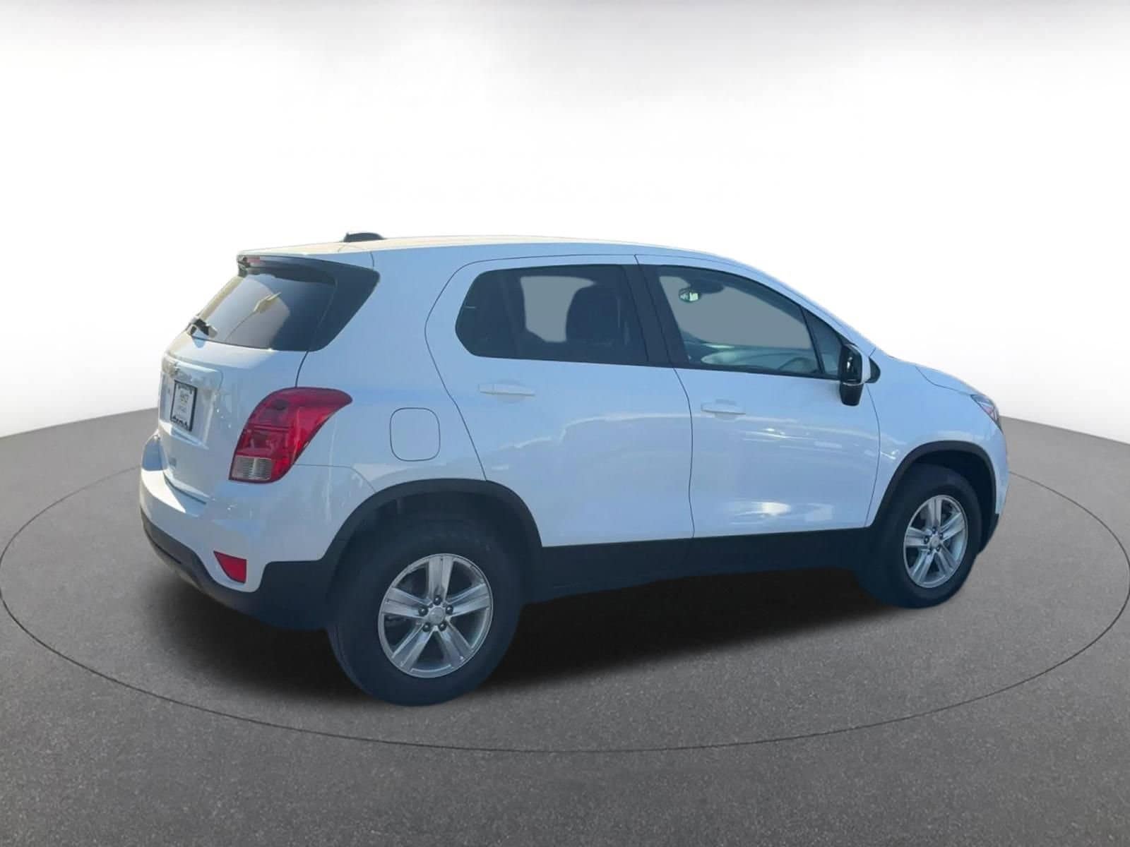Thumbnail: 2022 Chevrolet Trax - 15