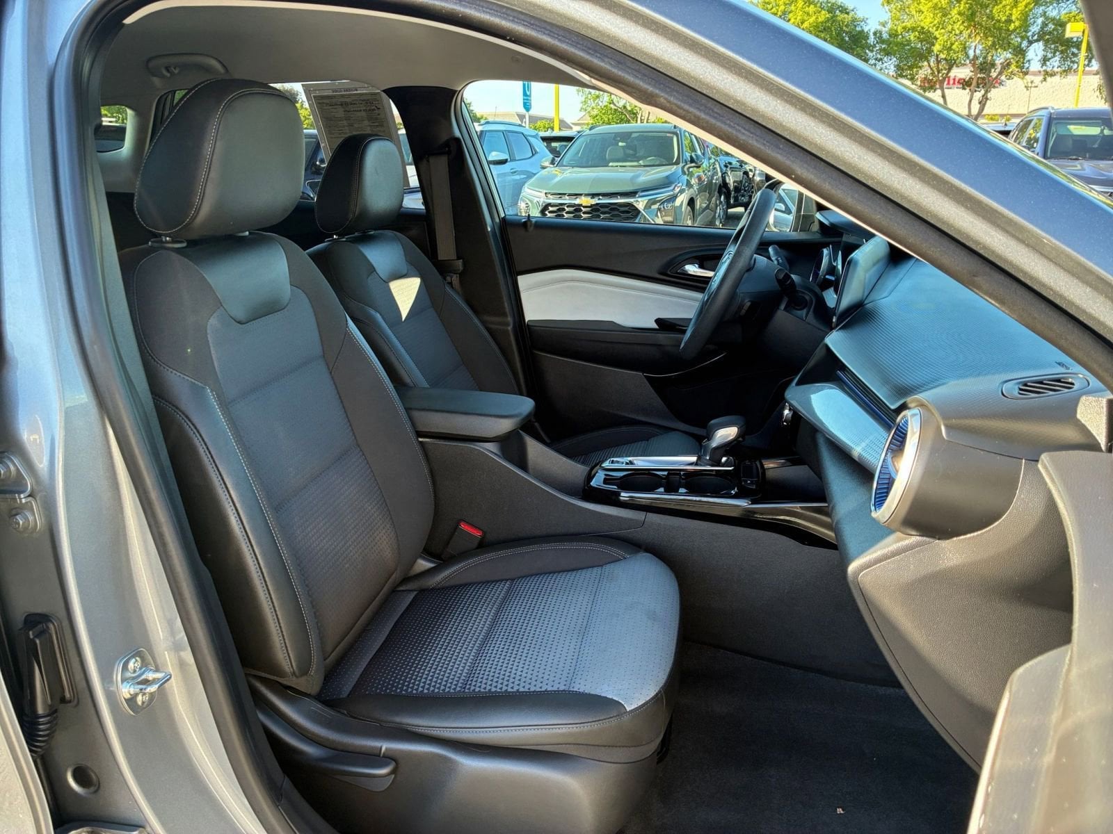 Thumbnail: 2025 Chevrolet Trax - 35