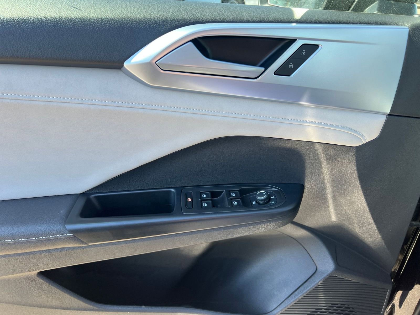 Thumbnail: 2025 Volkswagen Taos - 18